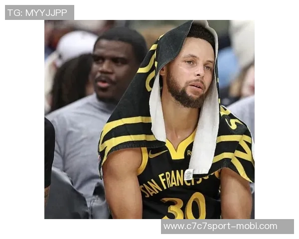 库里强势表现遭遇争议判罚勇士队意外吃到技术犯规