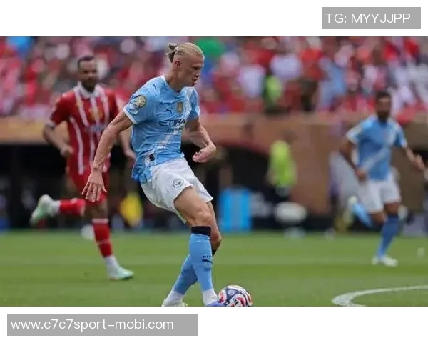 曼城官方祝贺19岁小将查理格雷成功完成一线队首秀